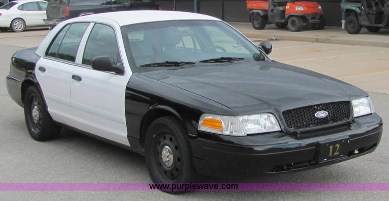 image for item 6732 2006 Ford Crown Victoria Police Interceptor