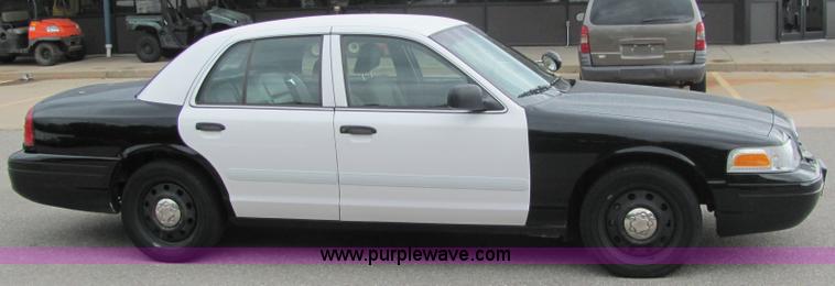 image for item 6732 2006 Ford Crown Victoria Police Interceptor