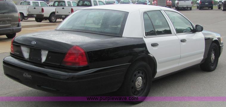 image for item 6732 2006 Ford Crown Victoria Police Interceptor