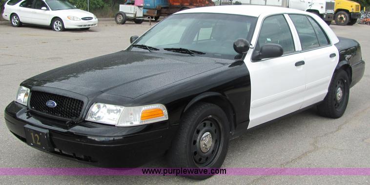 image for item 6732 2006 Ford Crown Victoria Police Interceptor