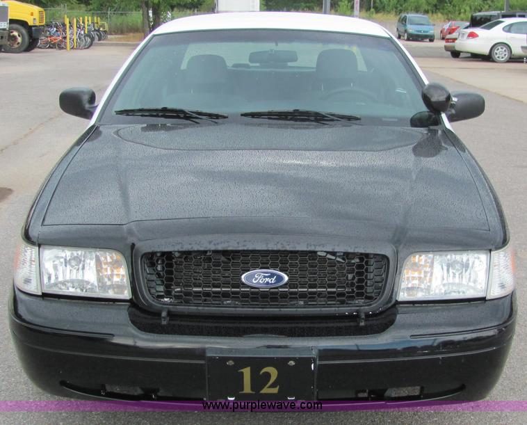 image for item 6732 2006 Ford Crown Victoria Police Interceptor