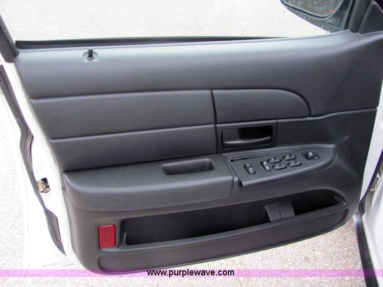 image for item 6732 2006 Ford Crown Victoria Police Interceptor