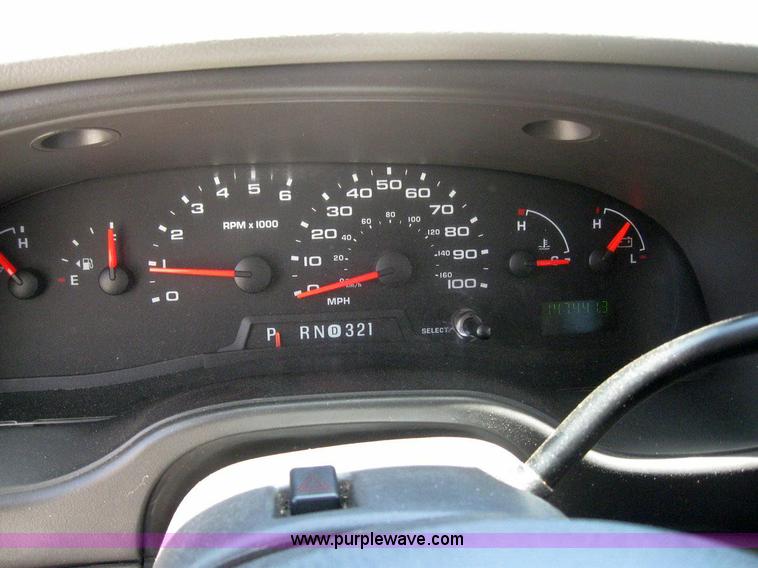 image for item 6853 2007 Ford E450 Super Duty transit bus