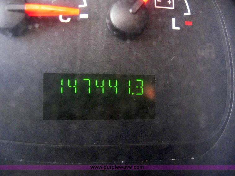 image for item 6853 2007 Ford E450 Super Duty transit bus