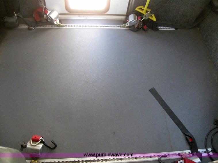 image for item 6853 2007 Ford E450 Super Duty transit bus