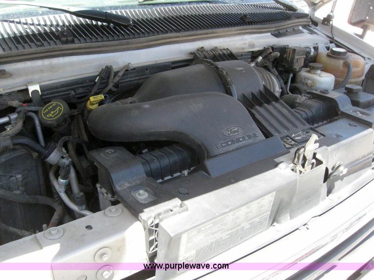 image for item 6853 2007 Ford E450 Super Duty transit bus