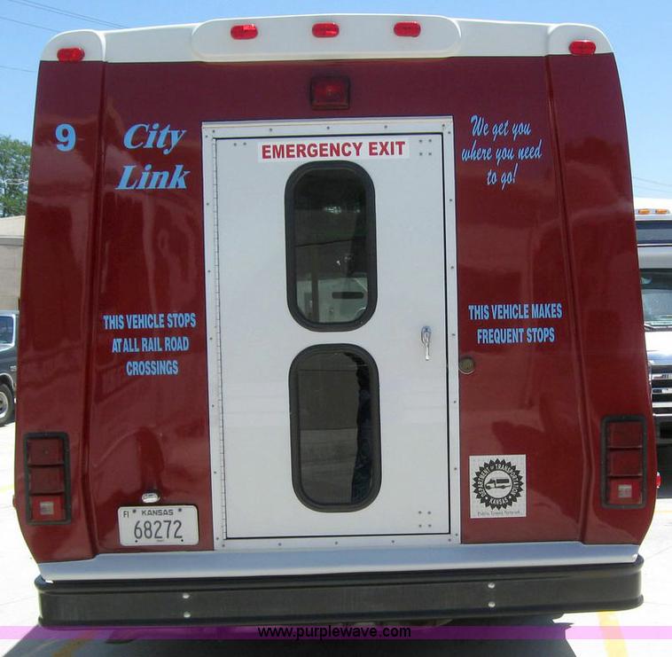 image for item 6854 2003 Ford E450 Super Duty transit bus