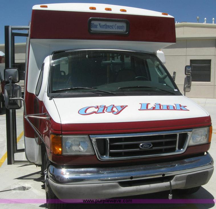 image for item 6854 2003 Ford E450 Super Duty transit bus