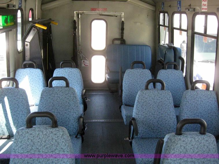 image for item 6854 2003 Ford E450 Super Duty transit bus