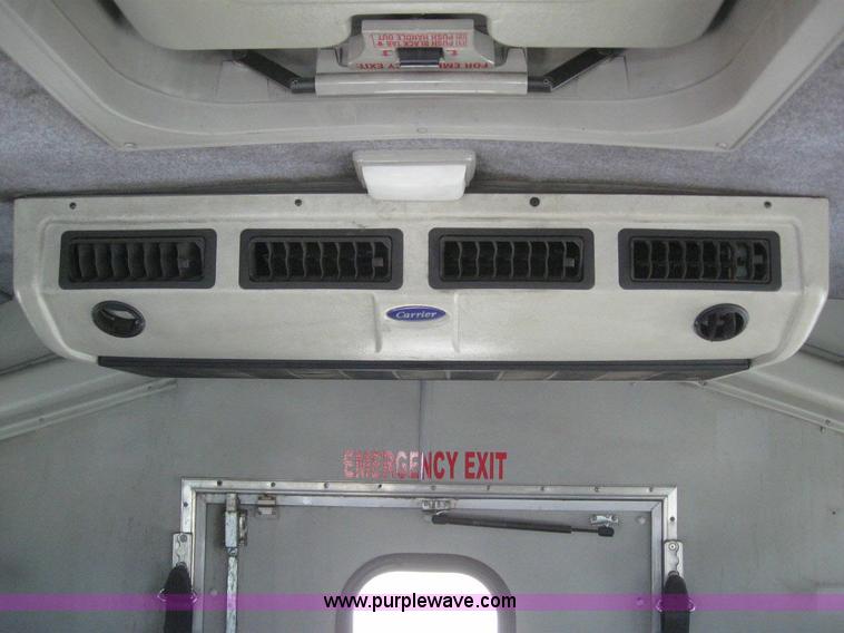 image for item 6854 2003 Ford E450 Super Duty transit bus