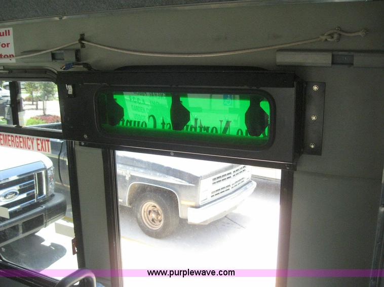 image for item 6854 2003 Ford E450 Super Duty transit bus
