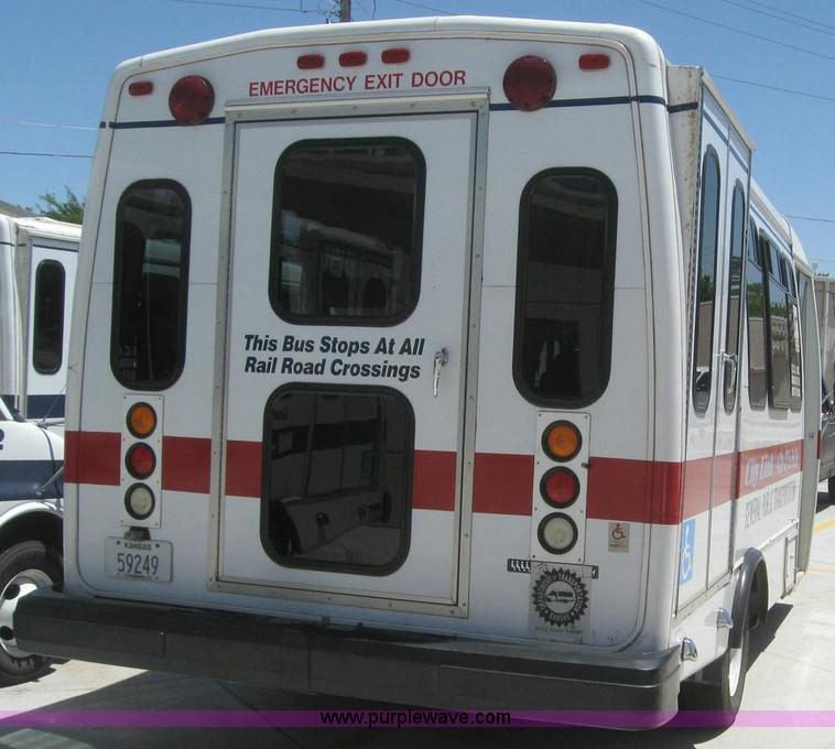 image for item 6855 2002 Chevrolet Express G3500 transit bus