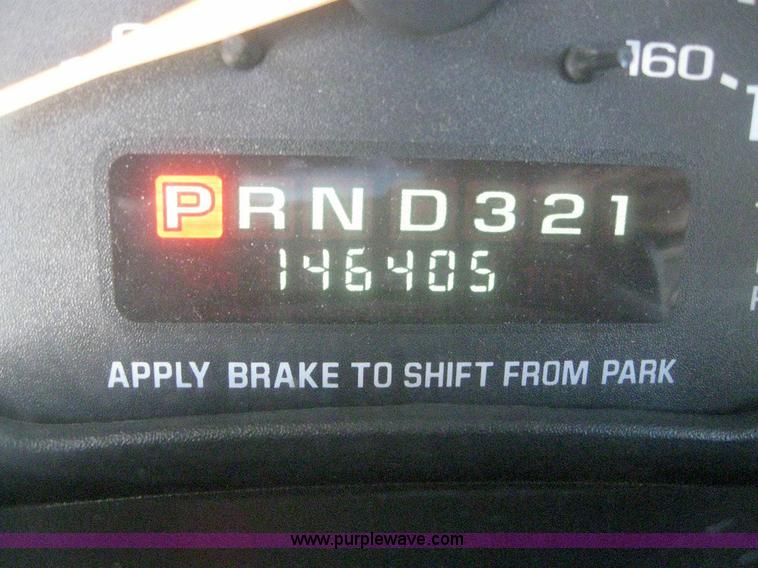 image for item 6855 2002 Chevrolet Express G3500 transit bus