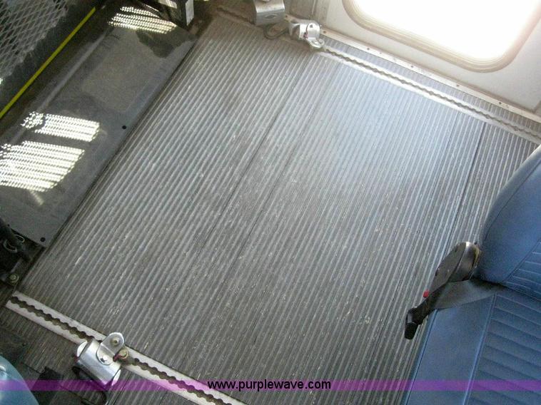 image for item 6855 2002 Chevrolet Express G3500 transit bus