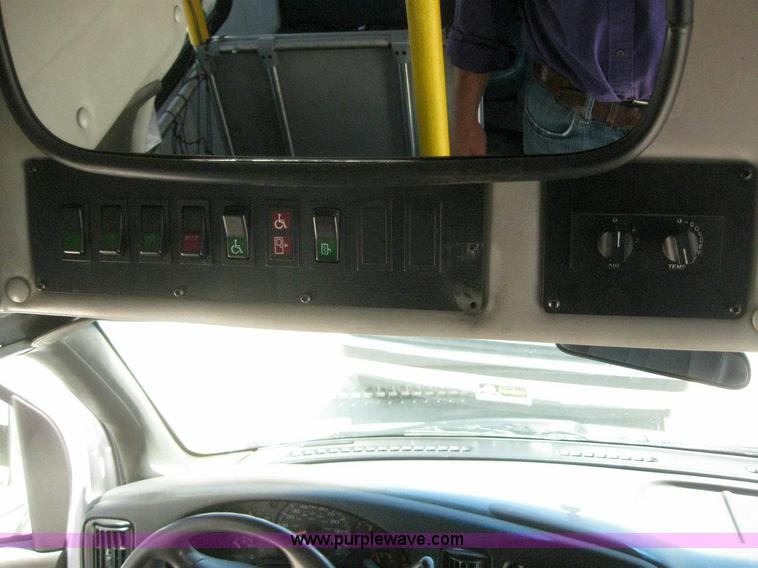 image for item 6855 2002 Chevrolet Express G3500 transit bus