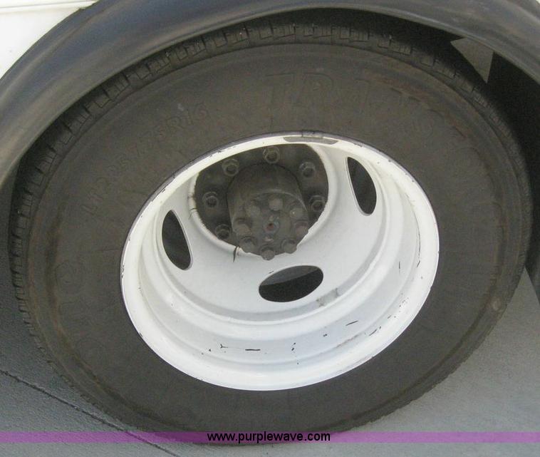 image for item 6855 2002 Chevrolet Express G3500 transit bus