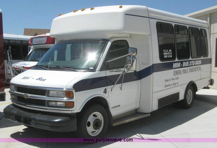 image for item 6856 2002 Chevrolet Express G3500 transit bus