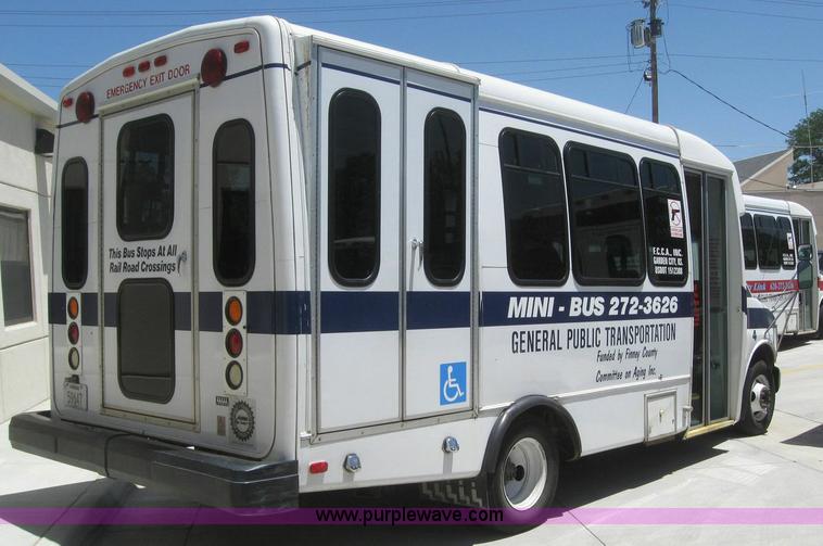 image for item 6856 2002 Chevrolet Express G3500 transit bus