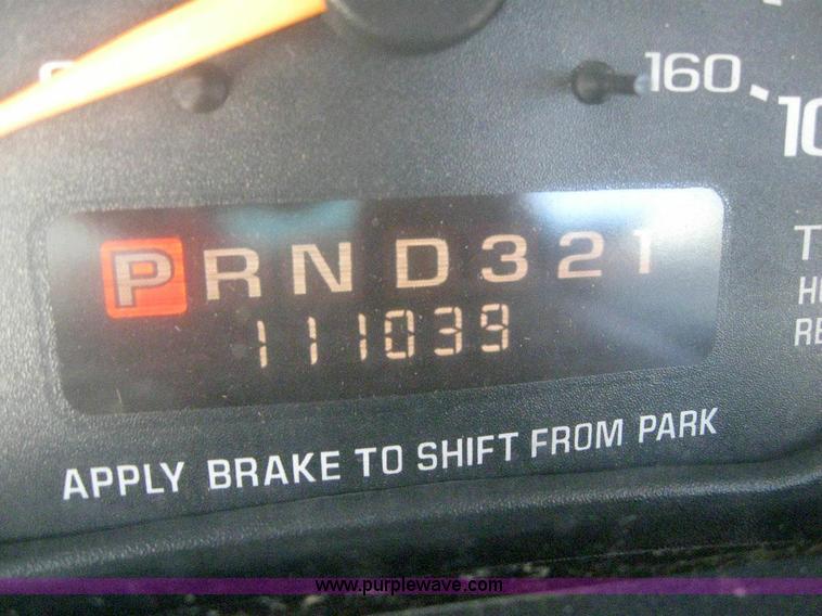 image for item 6856 2002 Chevrolet Express G3500 transit bus