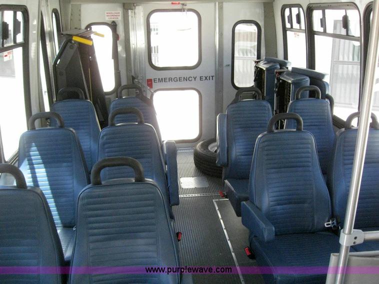 image for item 6856 2002 Chevrolet Express G3500 transit bus