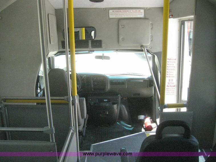 image for item 6856 2002 Chevrolet Express G3500 transit bus