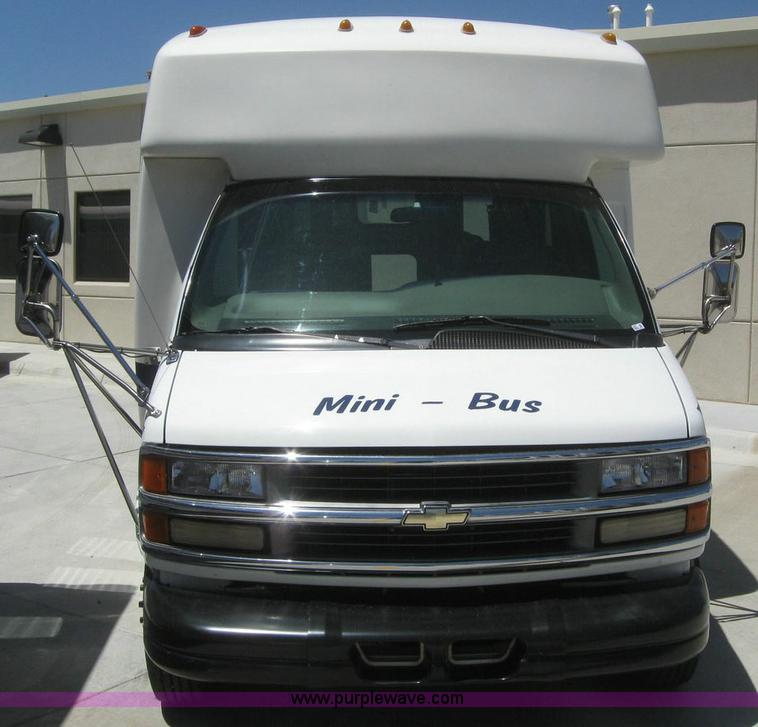 image for item 6857 2000 Chevrolet Express G3500 transit bus