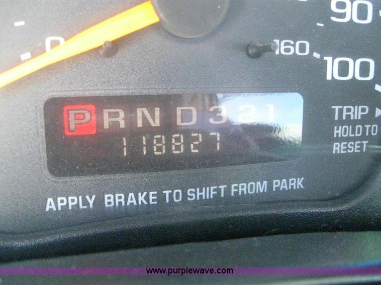 image for item 6857 2000 Chevrolet Express G3500 transit bus