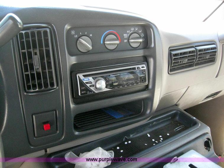 image for item 6857 2000 Chevrolet Express G3500 transit bus