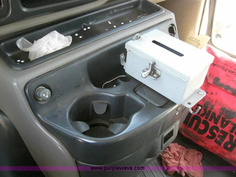 image for item 6857 2000 Chevrolet Express G3500 transit bus