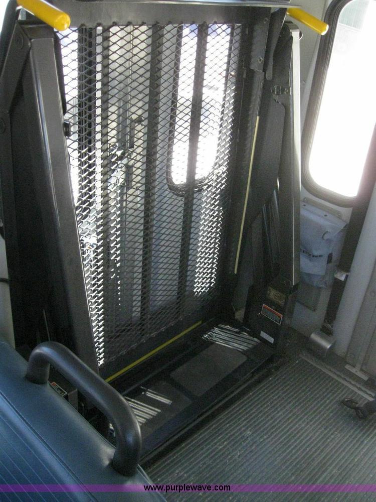 image for item 6857 2000 Chevrolet Express G3500 transit bus