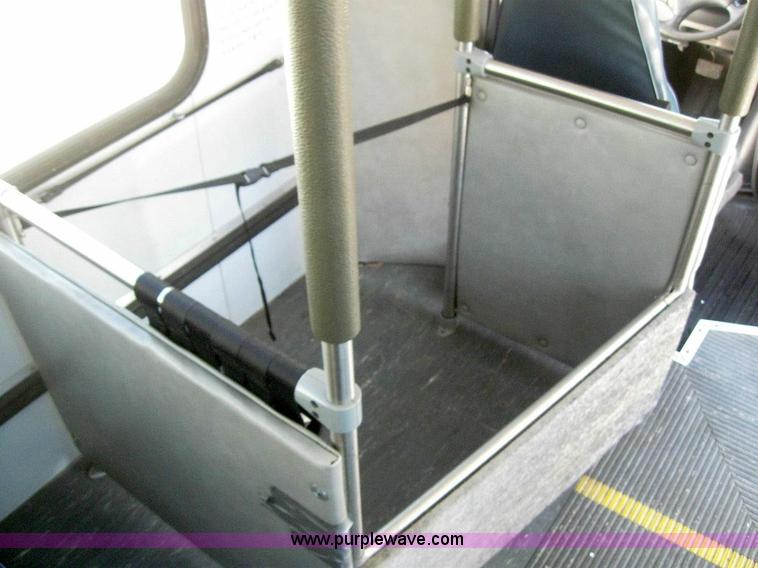 image for item 6857 2000 Chevrolet Express G3500 transit bus