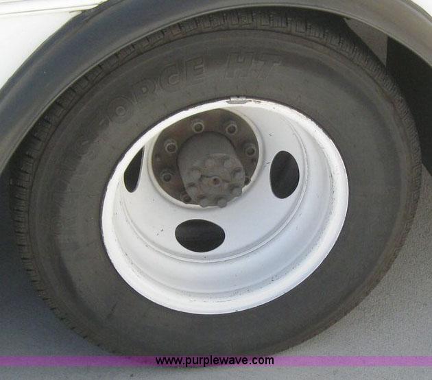 image for item 6857 2000 Chevrolet Express G3500 transit bus