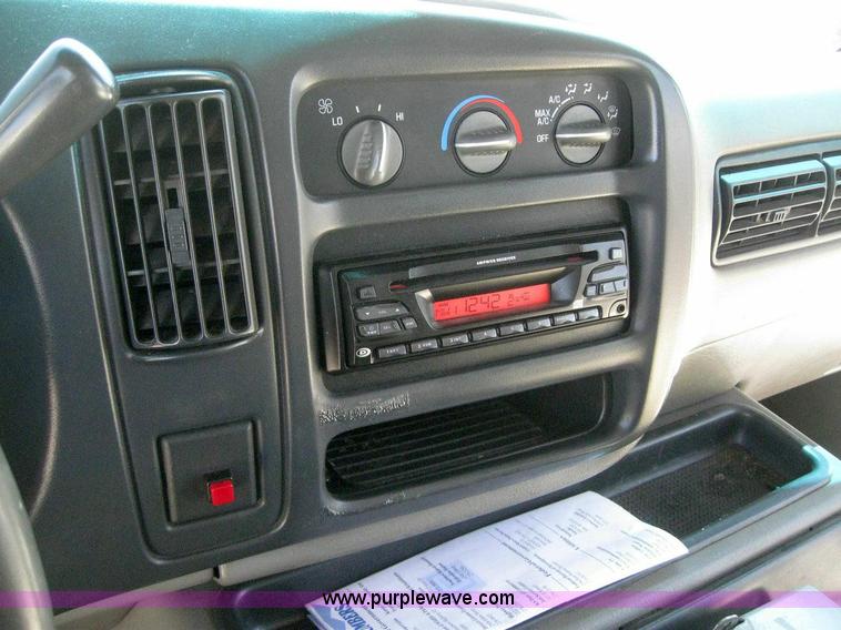 image for item 6858 2000 Chevrolet Express G3500 transit bus