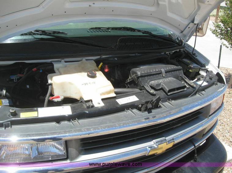 image for item 6858 2000 Chevrolet Express G3500 transit bus