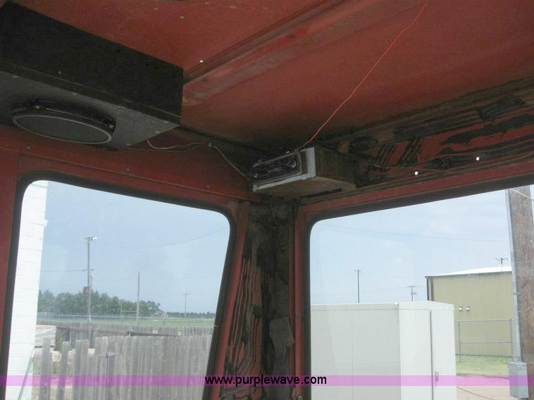 image for item 6865 1965 Massey-Ferguson 1100 tractor with loader