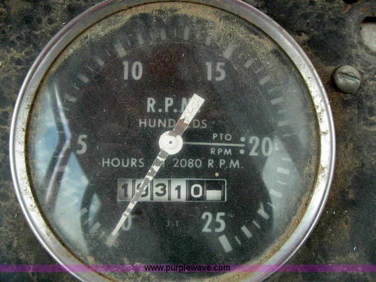 image for item 6865 1965 Massey-Ferguson 1100 tractor with loader