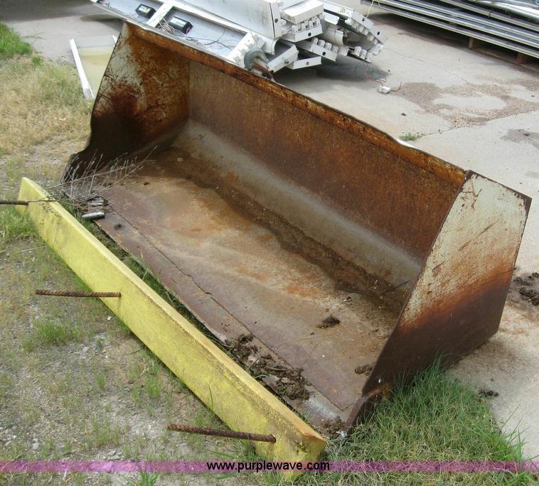 image for item 6865 1965 Massey-Ferguson 1100 tractor with loader