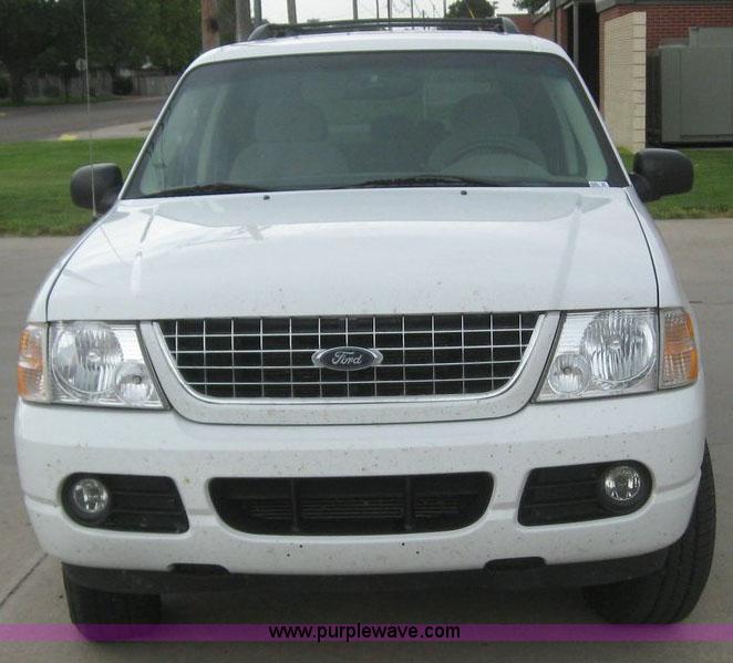 image for item 6998 2004 Ford Explorer