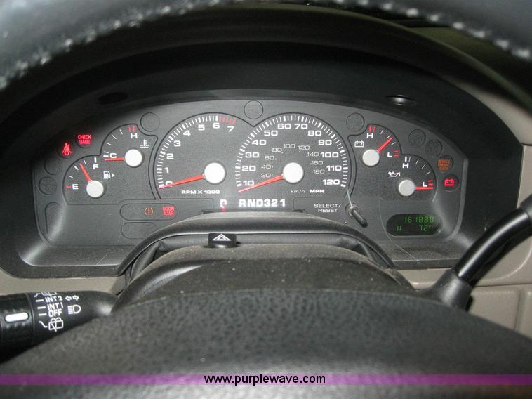 image for item 6998 2004 Ford Explorer