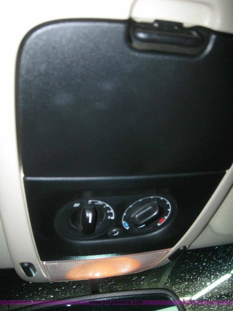 image for item 6998 2004 Ford Explorer