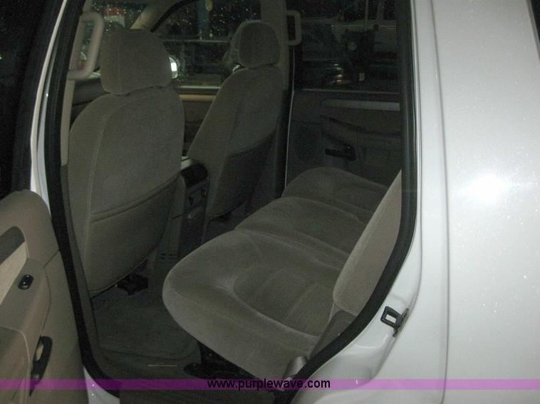 image for item 6998 2004 Ford Explorer
