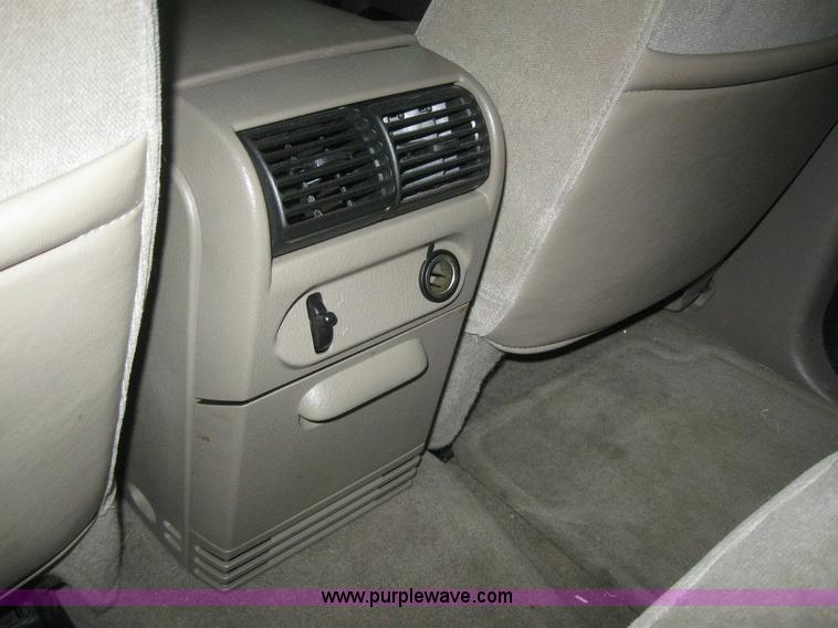 image for item 6998 2004 Ford Explorer