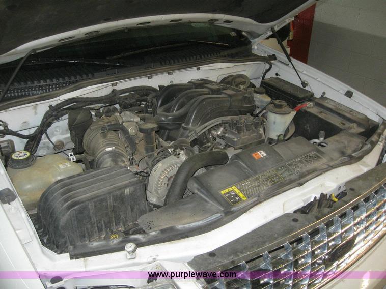 image for item 6998 2004 Ford Explorer