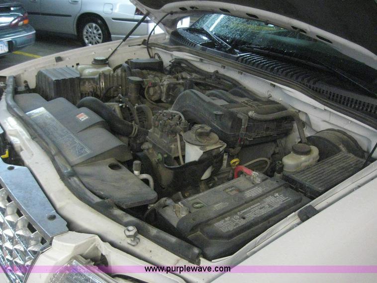 image for item 6998 2004 Ford Explorer