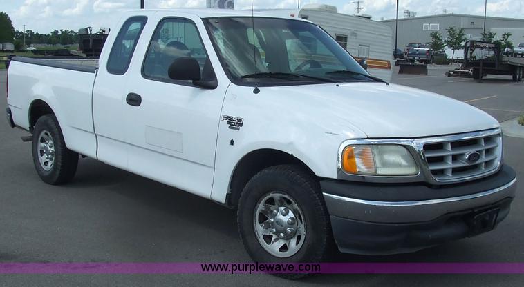 image for item 7111 1999 Ford F250 XL pickup truck