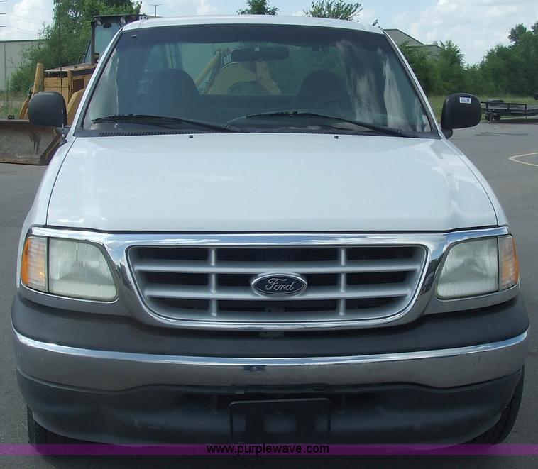 image for item 7111 1999 Ford F250 XL pickup truck