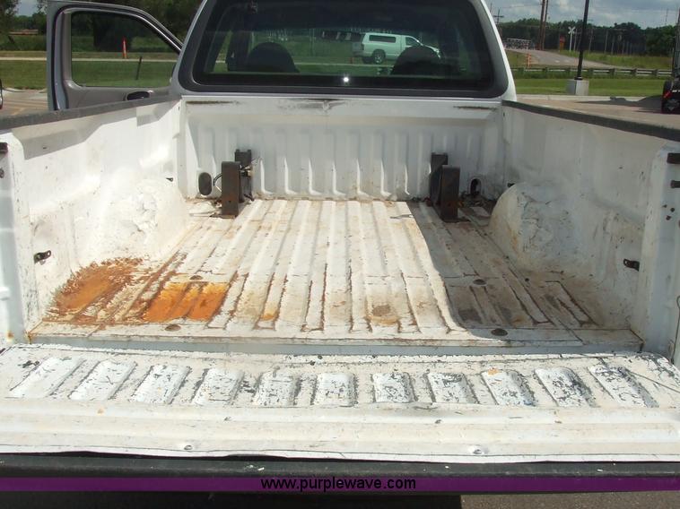 image for item 7111 1999 Ford F250 XL pickup truck