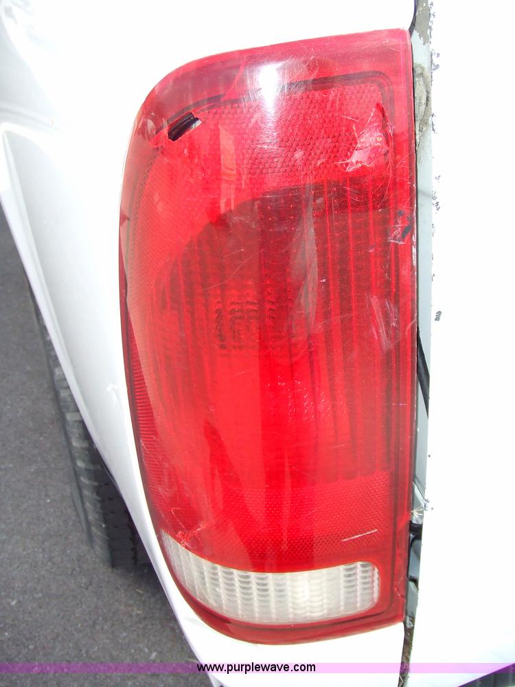 image for item 7111 1999 Ford F250 XL pickup truck