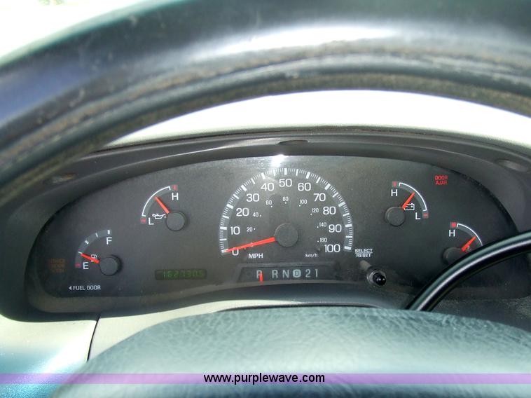 image for item 7111 1999 Ford F250 XL pickup truck