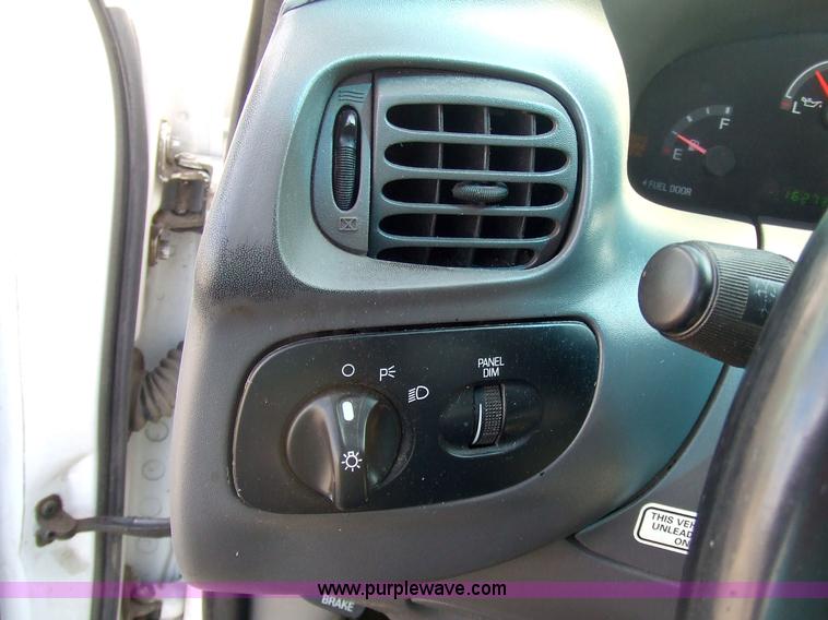 image for item 7111 1999 Ford F250 XL pickup truck